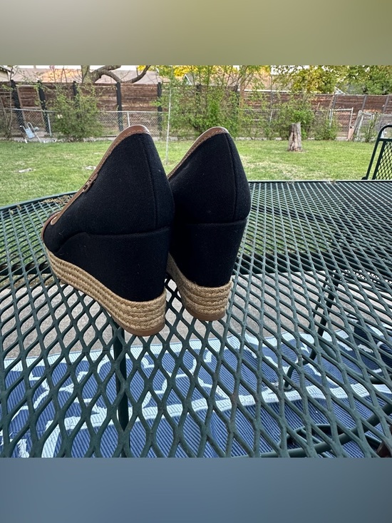 Tory Burch Black and Tan Espadrille Wedge Peep-Toe Size 7 - Picture 7 of 9